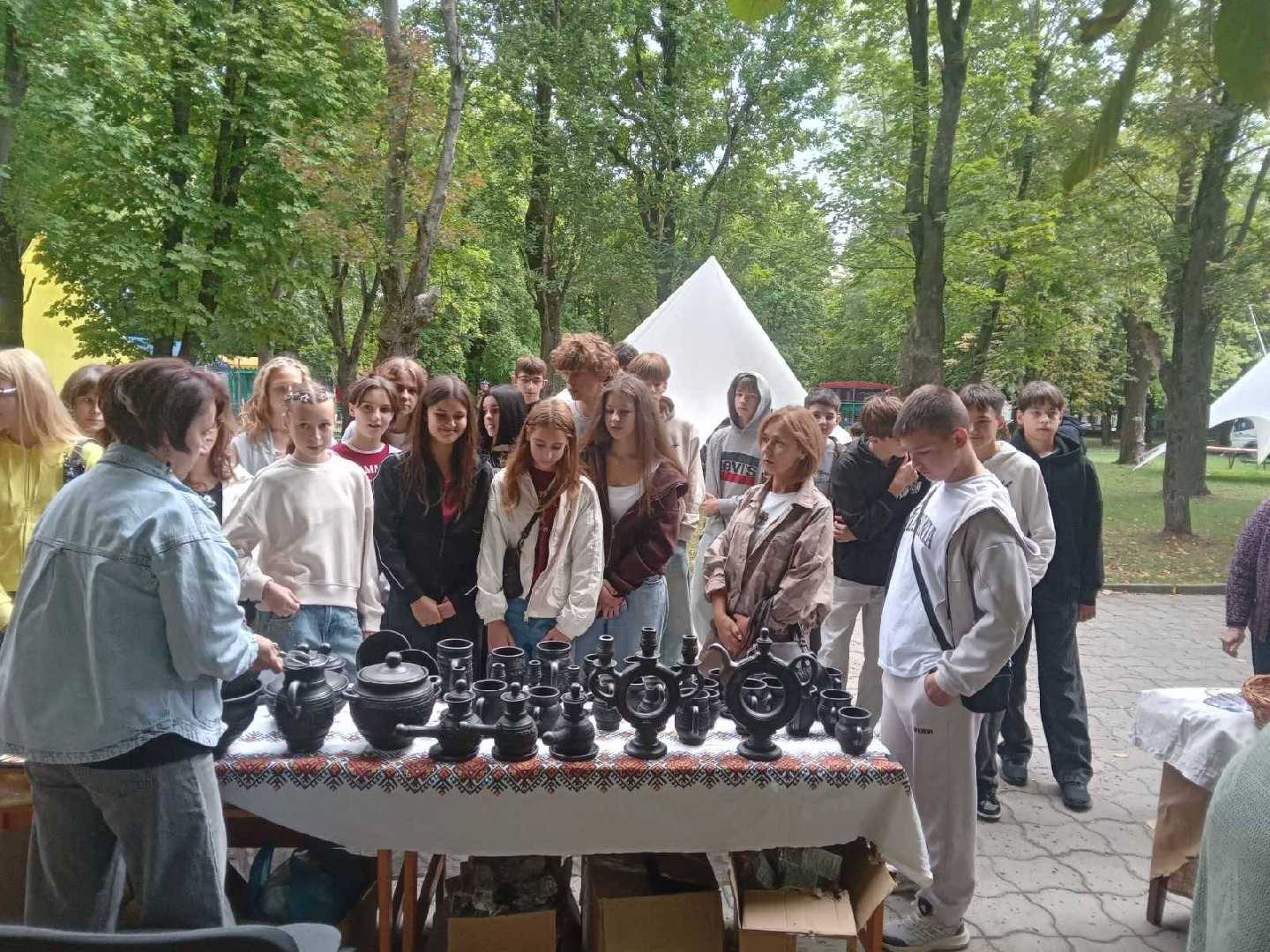 Жива історія та народне мистецтво згуртували школярів на фестивалі кераміки
