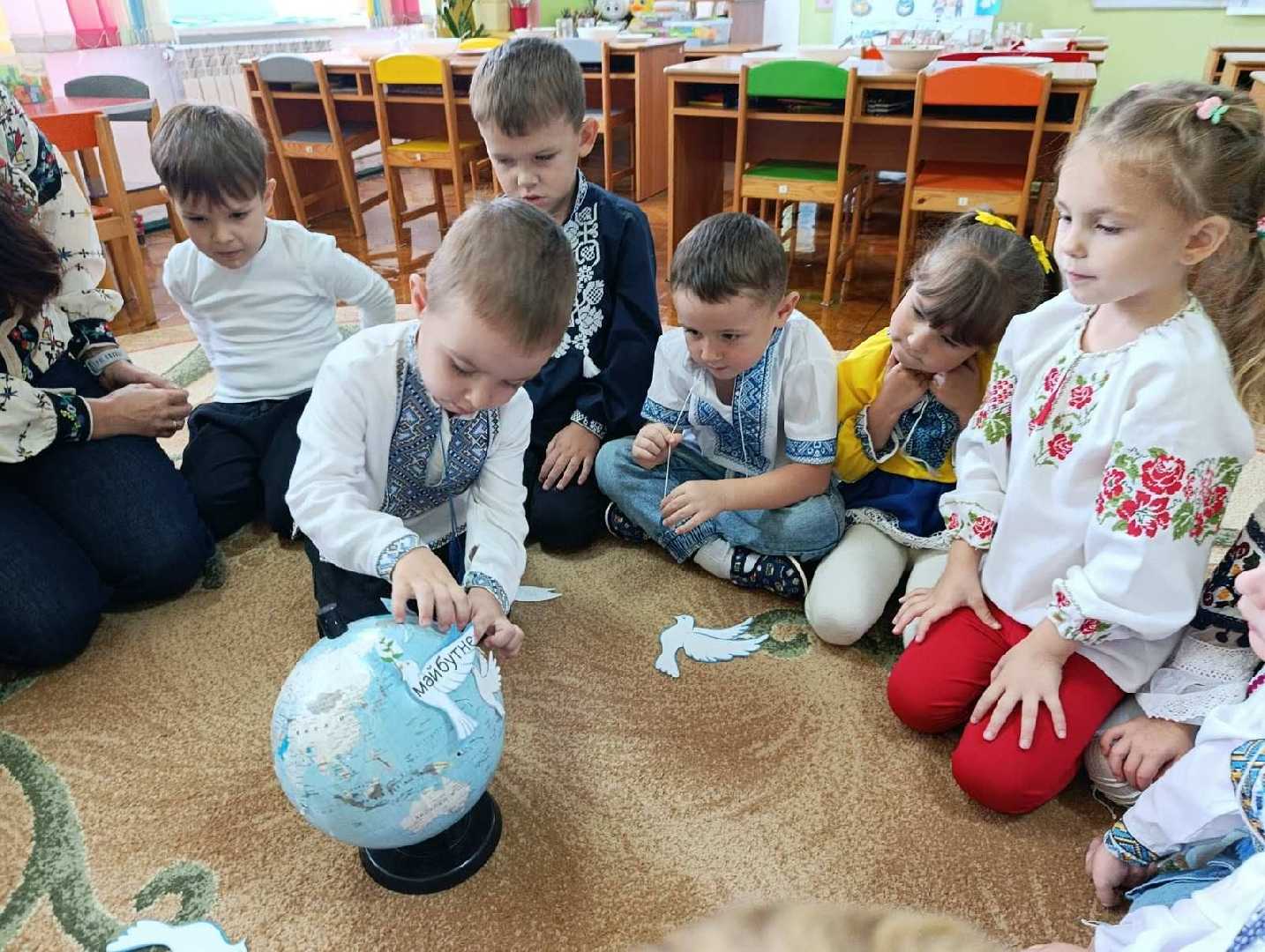 Барвисте дитинство під мирним небом: добірка світлин до Дня миру в нашому ЗДО