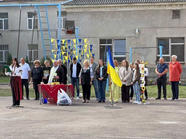 У ГІМНАЗІЇ №2 — нове футбольне поле!