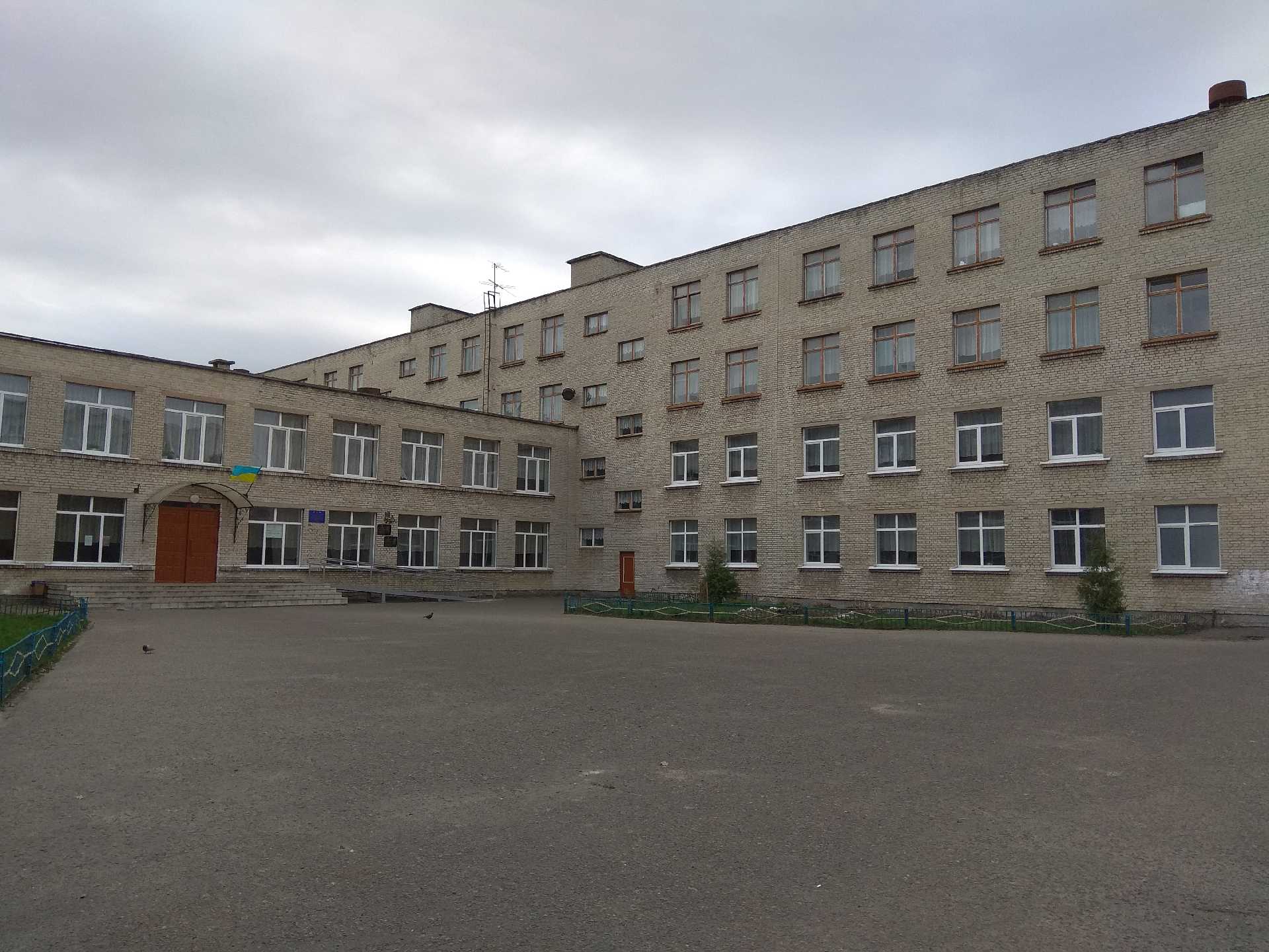 Вітаємо найкращу школу із Днем народження!