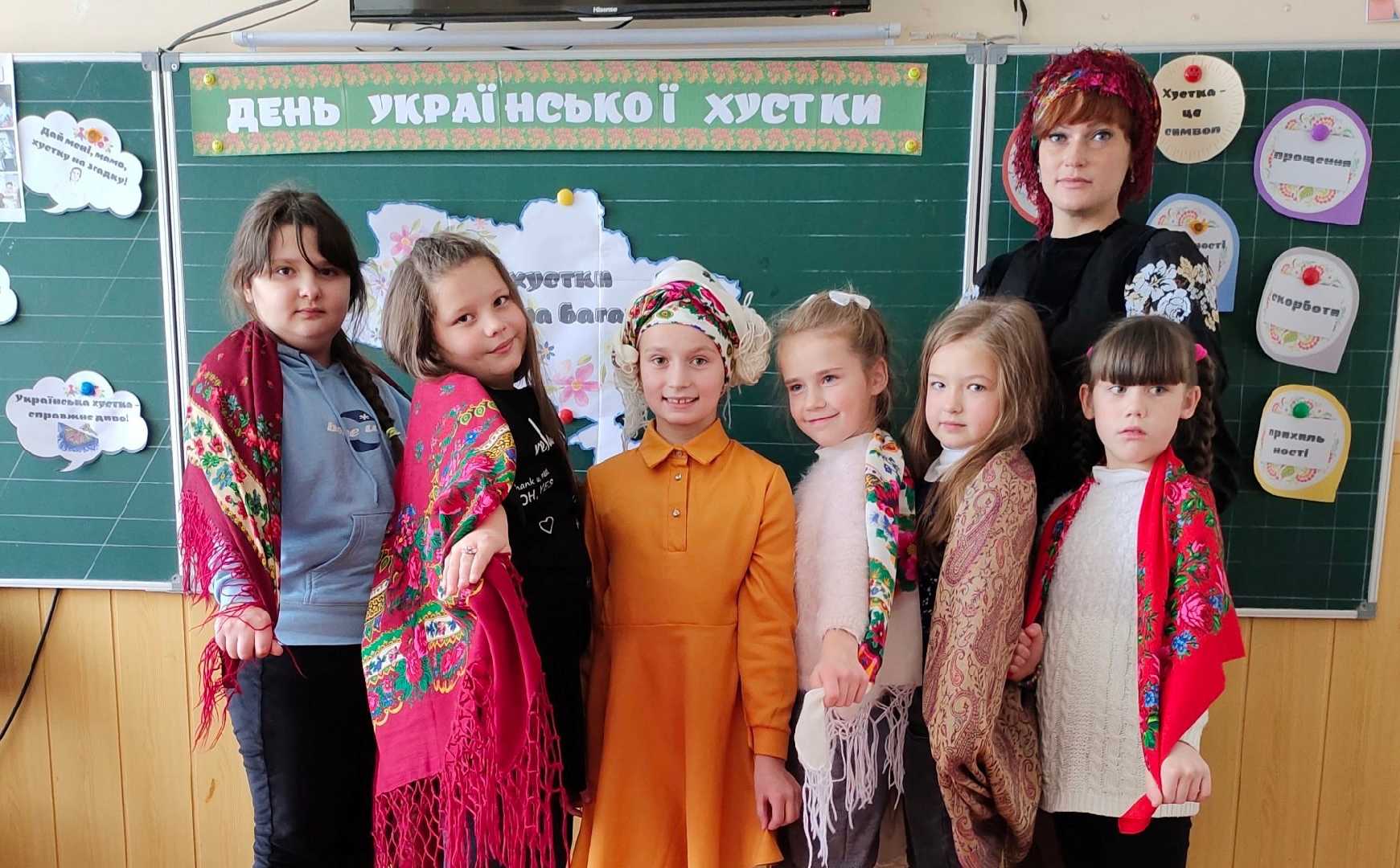 День української хустки