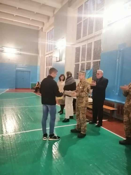 ДО 30-РІЧЧЯ ЗБРОЙНИХ СИЛ УКРАЇНИ 07 ГРУДНЯ У  ЧЕРВОНОГРАДСЬКОМУ ЛІЦЕЇ  ВІДБУЛИСЯ ЗМАГАННЯ СЕРЕД УЧНІВ 10-Х КЛАСІВ