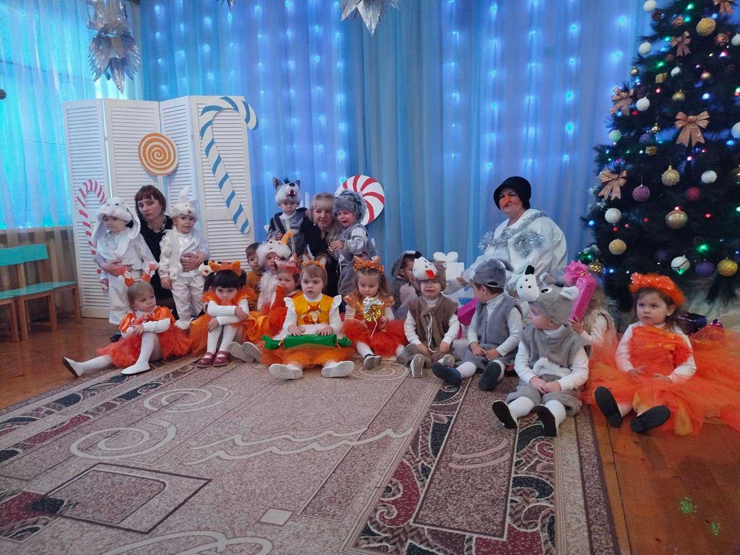 Новорічний ранок у групі раннього віку 