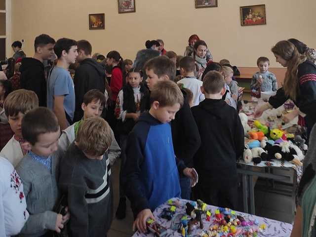 Благодійний різдвяний ярмарок