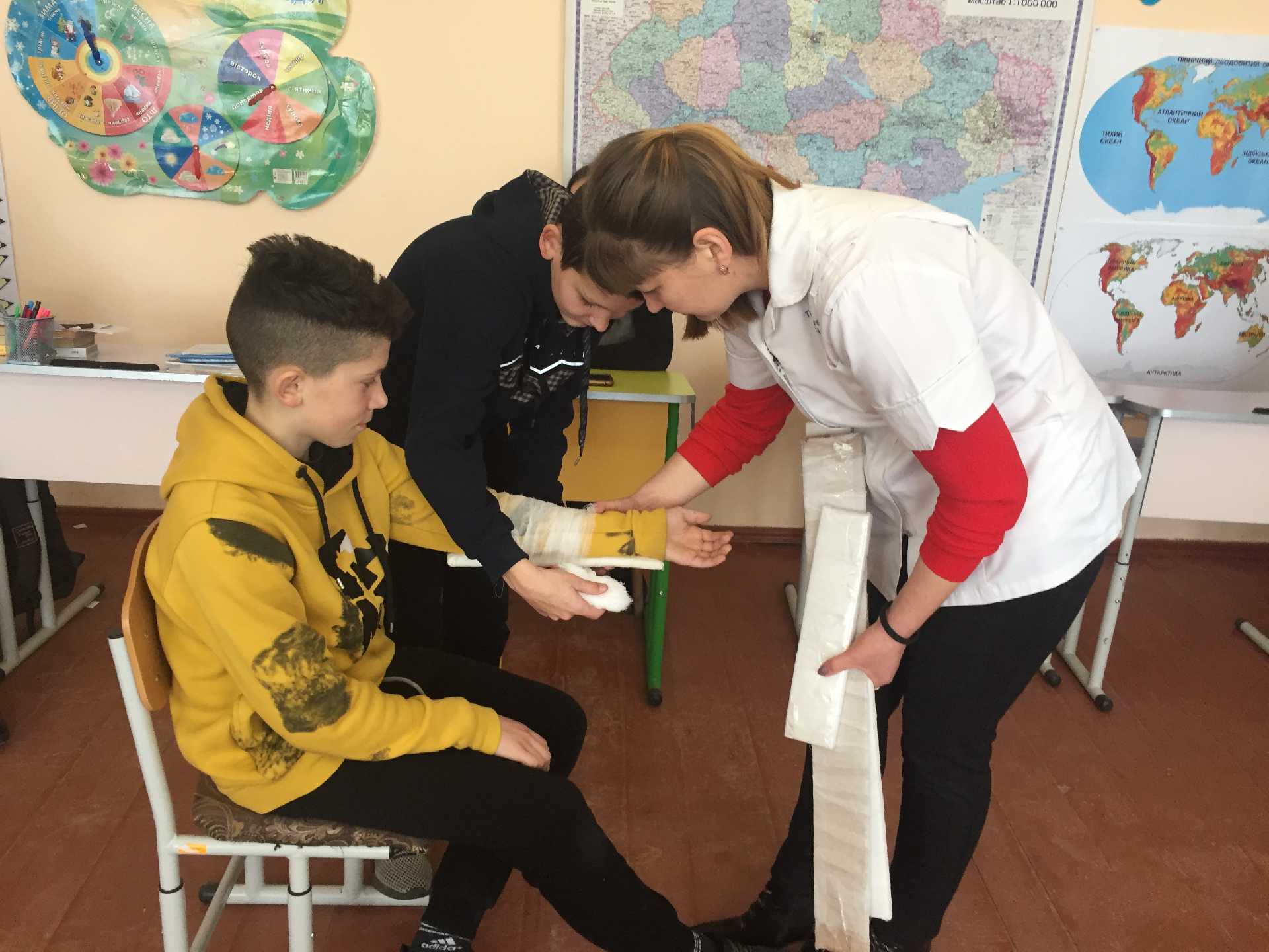 НАДАЄМО ДОПОМОГУ
