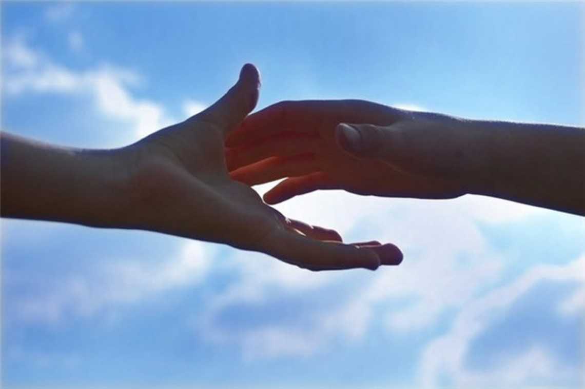 ДО УВАГИ ЛЮДЕЙ, ЯКІ ПРИБУЛИ ДО НАШОГО МІСТА З ОБЛАСТЕЙ, ДЕ ВЕДУТЬСЯ БОЙОВІ ДІЇ. НАШІ ПСИХОЛОГИ ГОТОВІ НАДАТИ ВАМ НЕОБХІДНУ ДОПОМОГУ Й ПІДТРИМКУ, ПРОКОНСУЛЬТУВАТИ ОНЛАЙН ТА В ОЧНОМУ ФОРМАТІ.