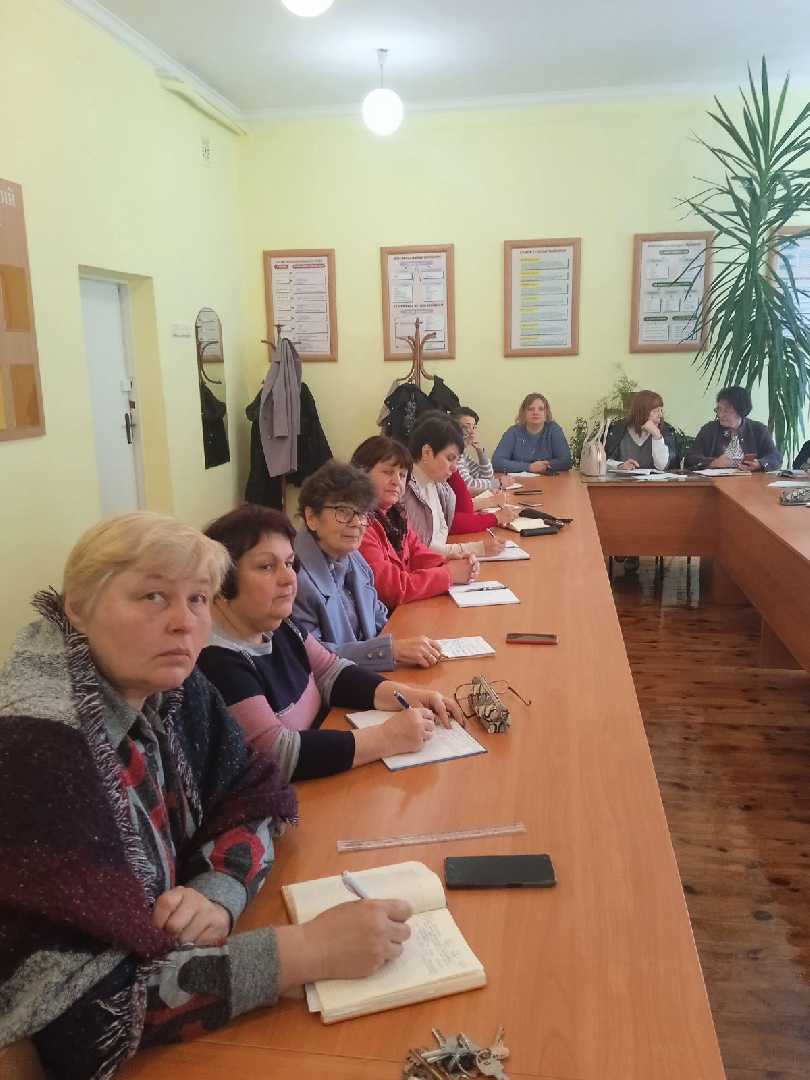 НАРАДА ЗАСТУПНИКІВ ДИРЕКТОРІВ З НВР, ЩО ВІДПОВІДАЮТЬ ЗА ОСВІТНІЙ ПРОЦЕС У ПОЧАТКОВІЙ ШКОЛІ