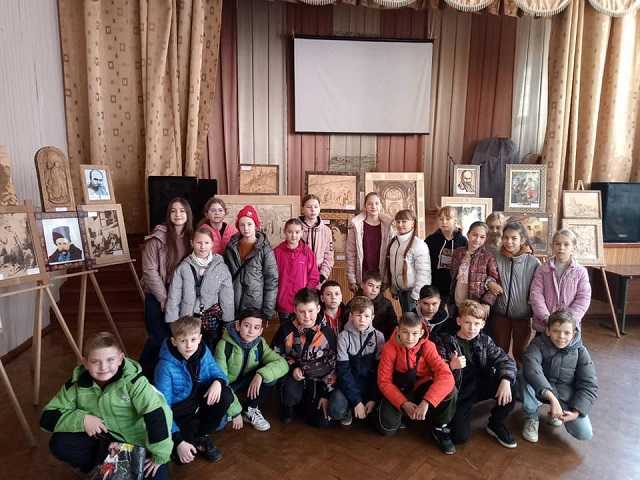 Учні Гімназії №2 відвідали виставку