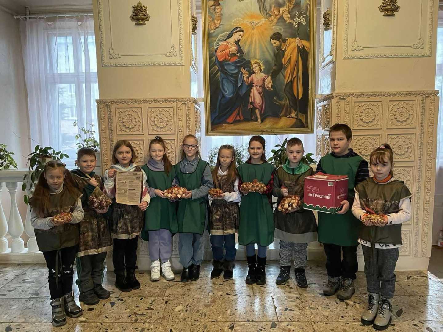 Всеукраїнський благодійний освітній проєкт Flowers4School. 