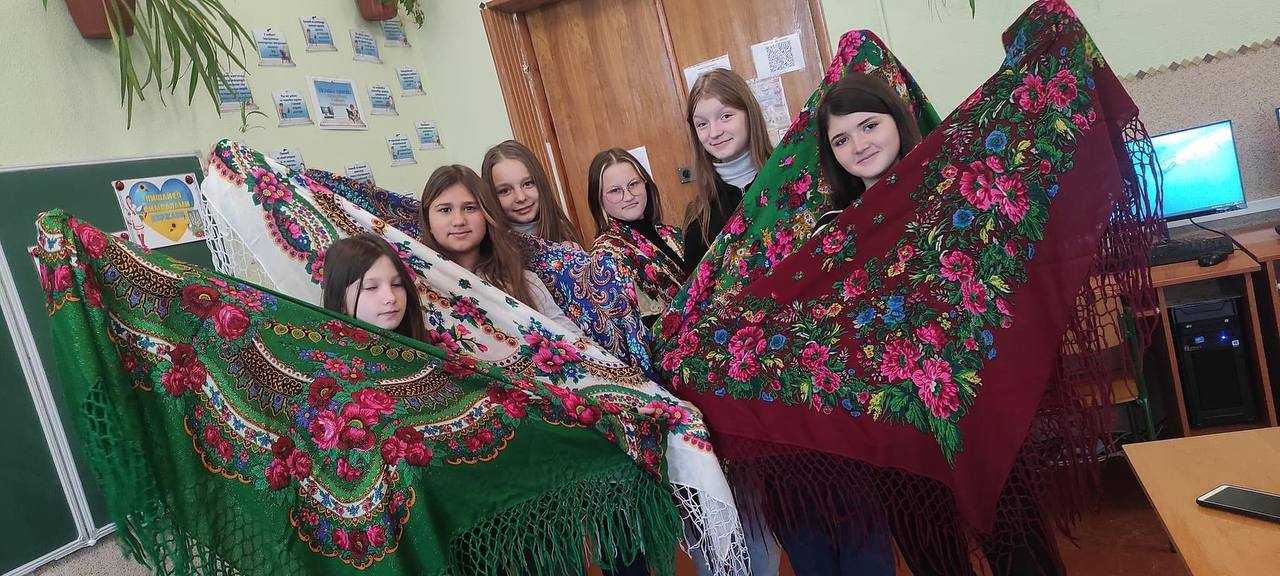 Фотоквест до Дня української хустки