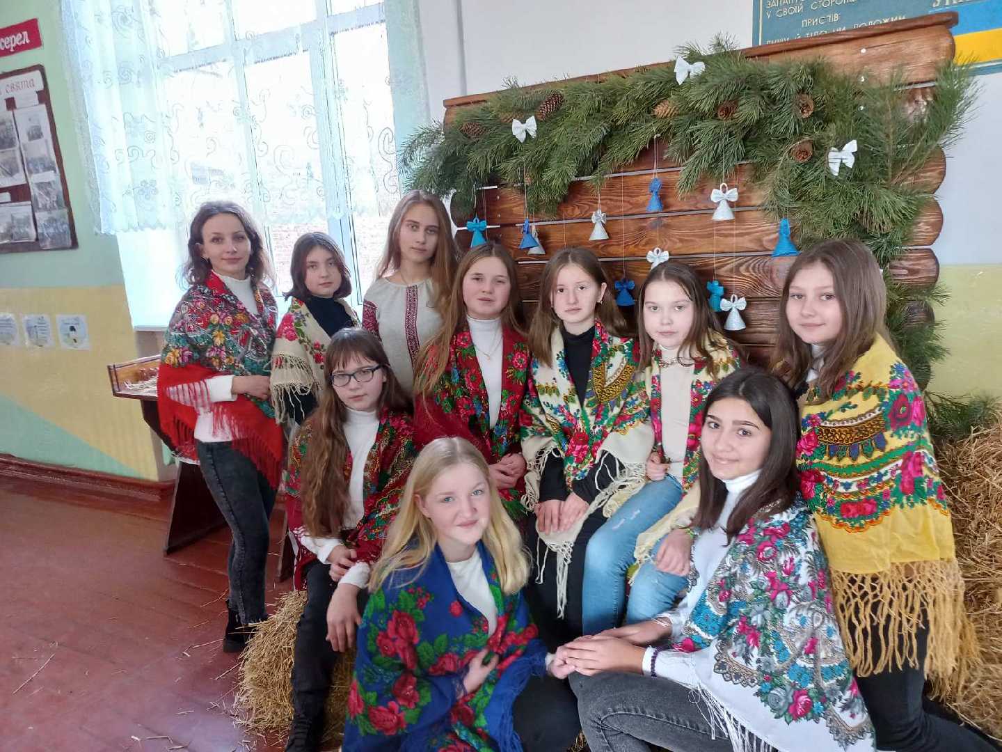 Наша школа колядує!!!