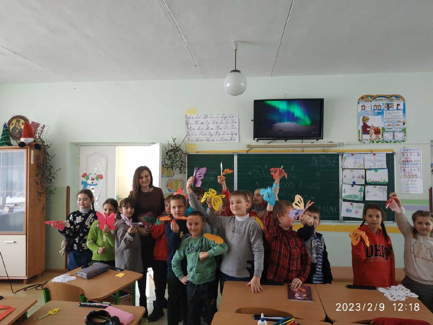 У нашій школі відбулась зустріч учнів 2-В класу з Червоноградською дитячою письменницею-Іреною Яніцькою..