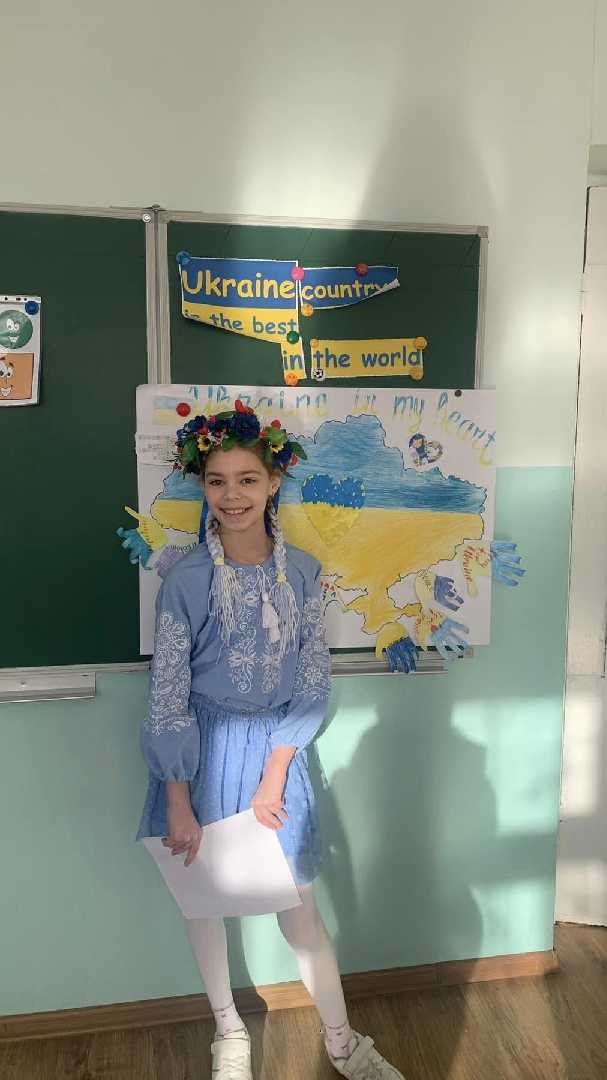 У нашій школі розпочався Тиждень рідної мови! У кожен клас завітала дівчинка - Мова, яка провела з дітьми вікторину 