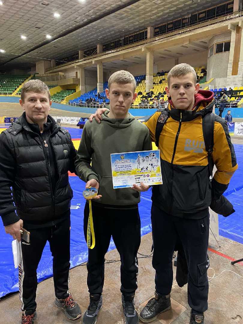 Змагання з вільної боротьби