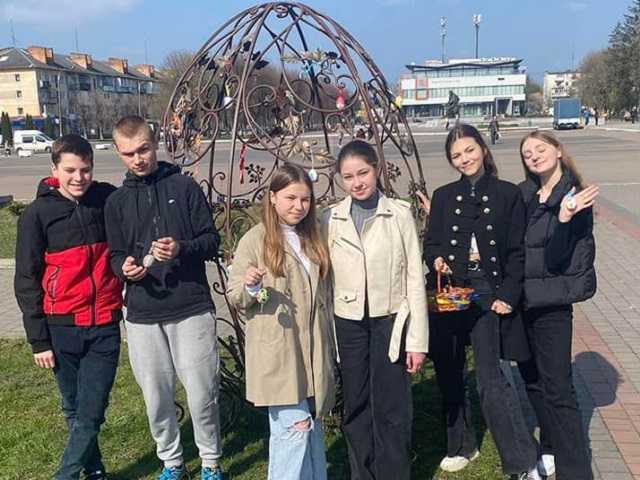 Прикрасили писанку