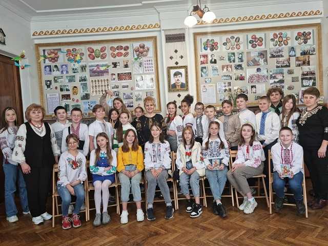  Екскурсія в Музей-світлицю ім.Тараса Городецького