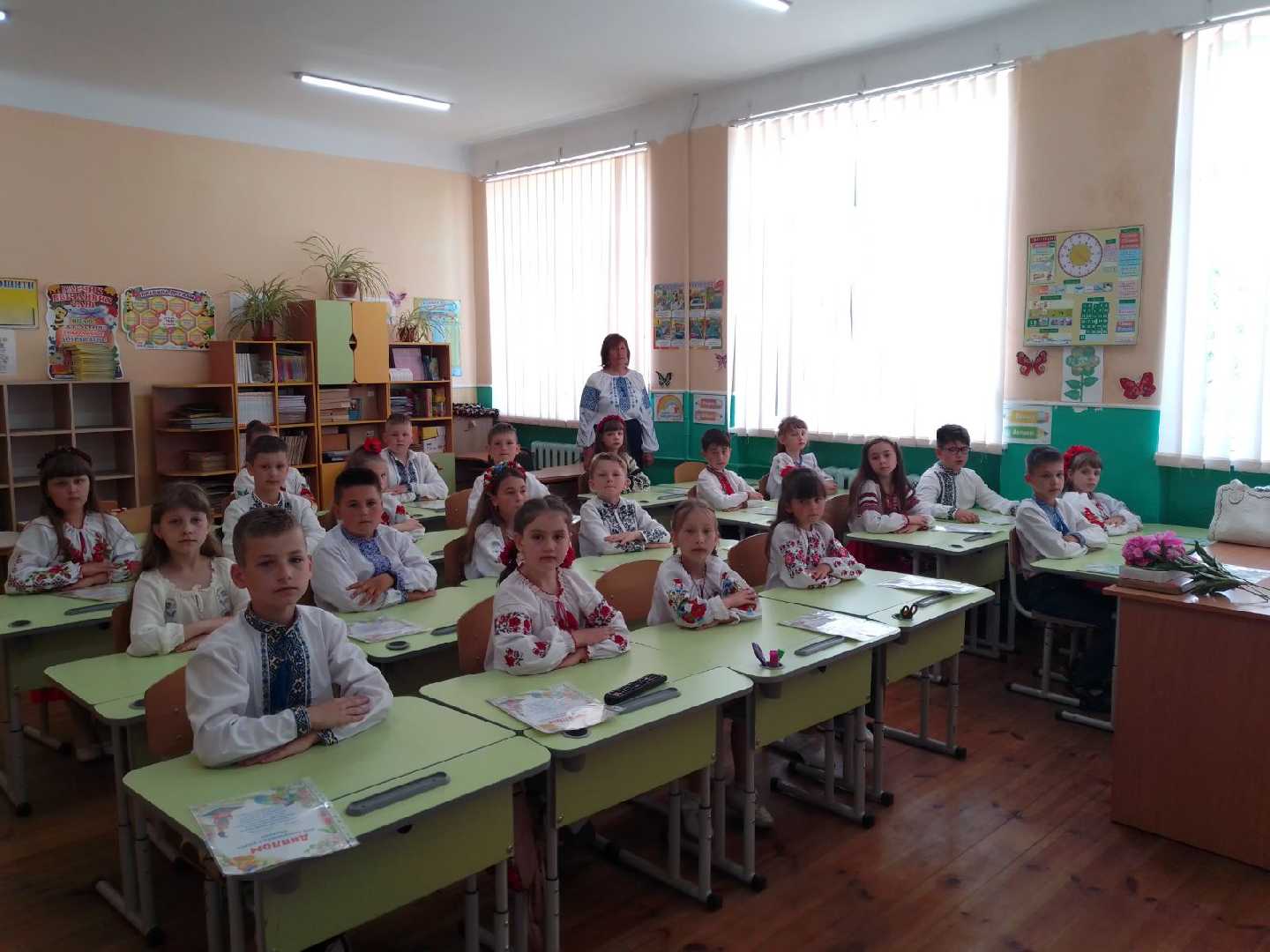 Свято останнього дзвоника у 3 класі.