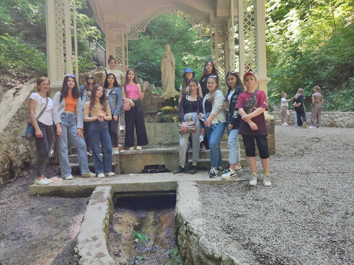 Біля святого джерела ікони Матері Божої Крехівського монастиря.