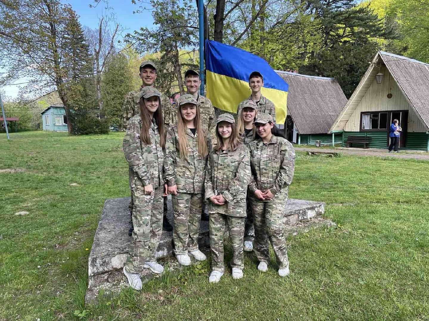  Участь у ХІ обласному зльоті юних туристів-краєзнавців, активістів учнівської молоді Львівщини «Моя земля-земля моїх батьків». Команда: Дослідники спадщини