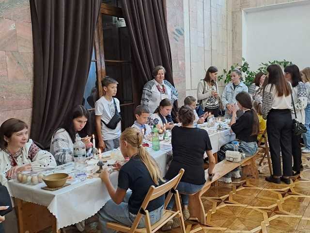 Талановиті діти біля талановитих майстрів!