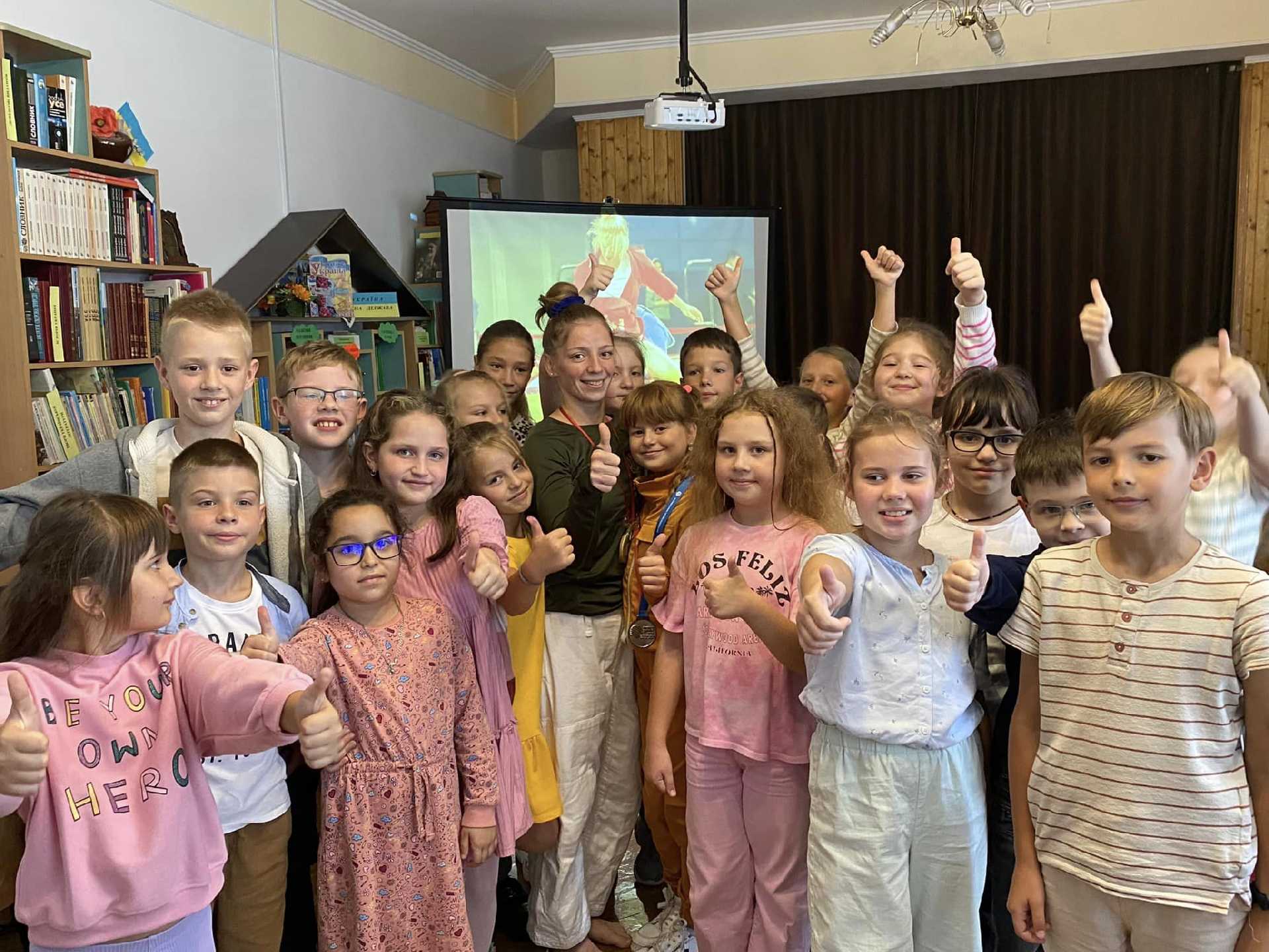 Олімпійський тиждень! Була приурочена зустріч четвертокласників зі срібною призеркою чемпіонату Європи