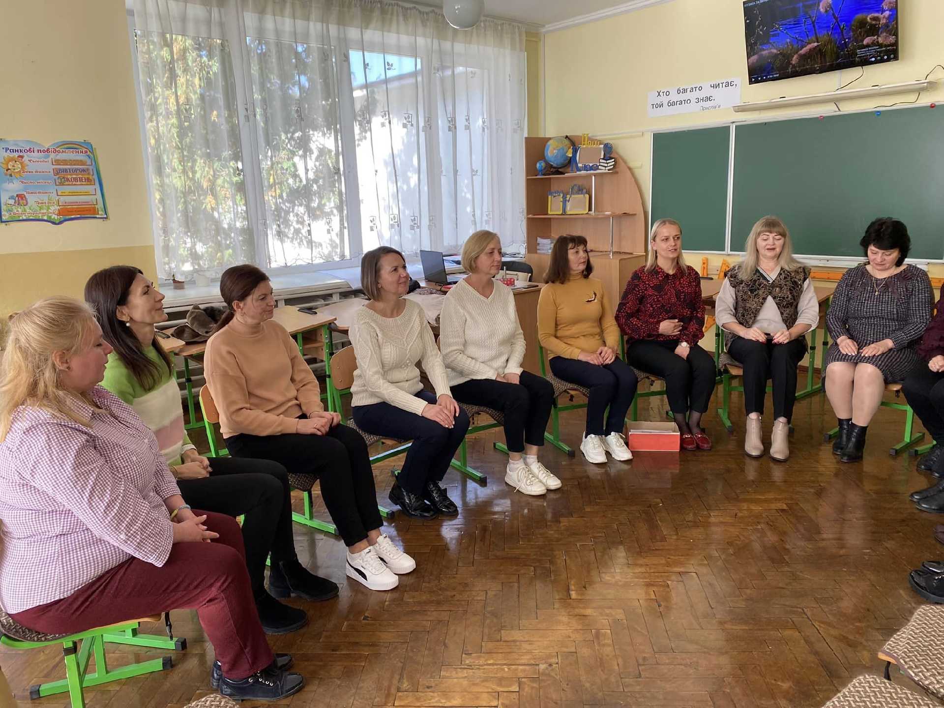 До Всесвітнього дня ментального здоров'я  практичним психологом Т. М. Ковальчук було проведено заняття з елементами тренінгу для вчителів,