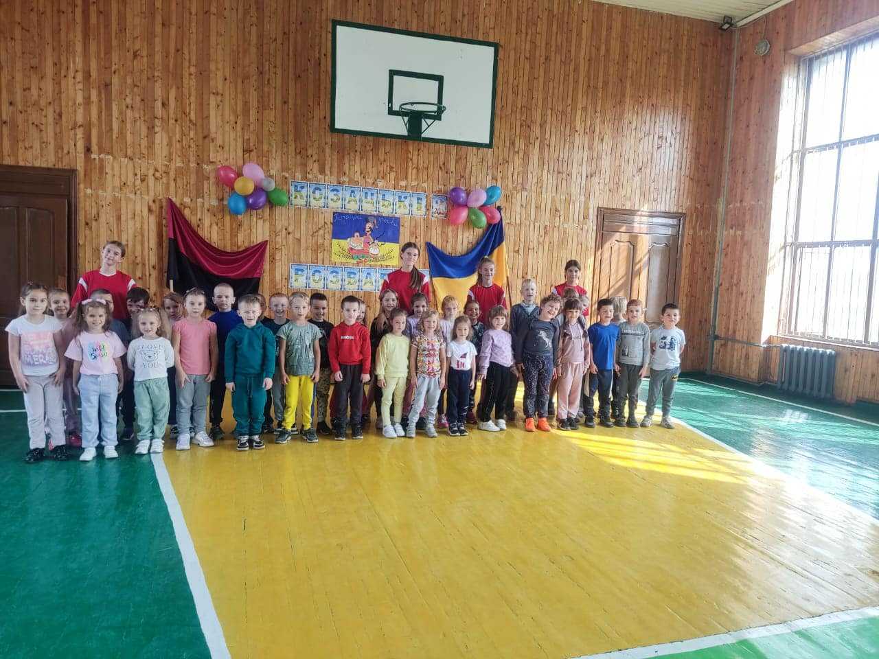 Спортивні змагання та флешмоб 