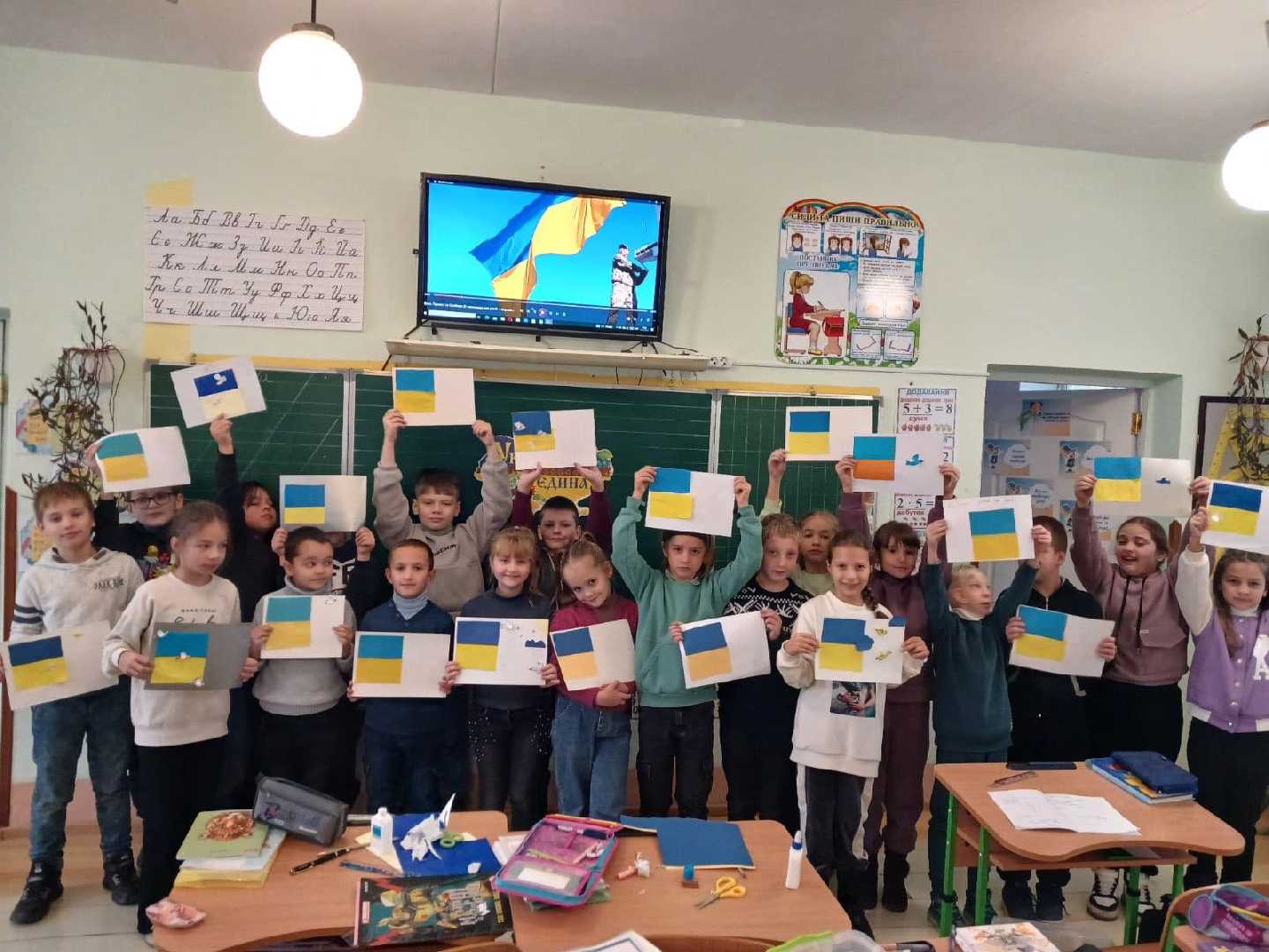 МИ ВИСТОЯЛИ НА МАЙДАНІ - ПЕРЕМОЖЕМО У ВІЙНІ!