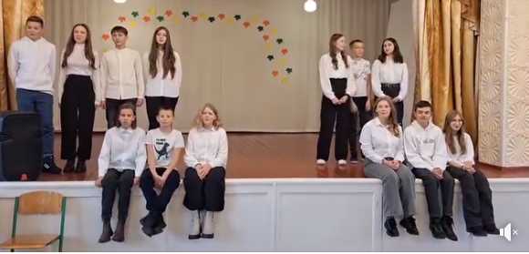 Фестиваль української пісні продовжили учні 8-9- их класів. Щиро дякуємо всім учням та вчителям за активну участь.