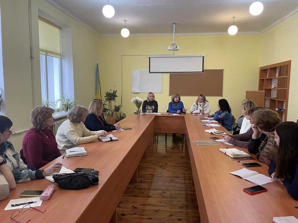            ІНСТРУКТИВНО – МЕТОДИЧНА НАРАДА ЗАСТУПНИКІВ ДИРЕКТОРІВ З НАВЧАЛЬНО -    ВИХОВНОЇ РОБОТИ ЗЗСО