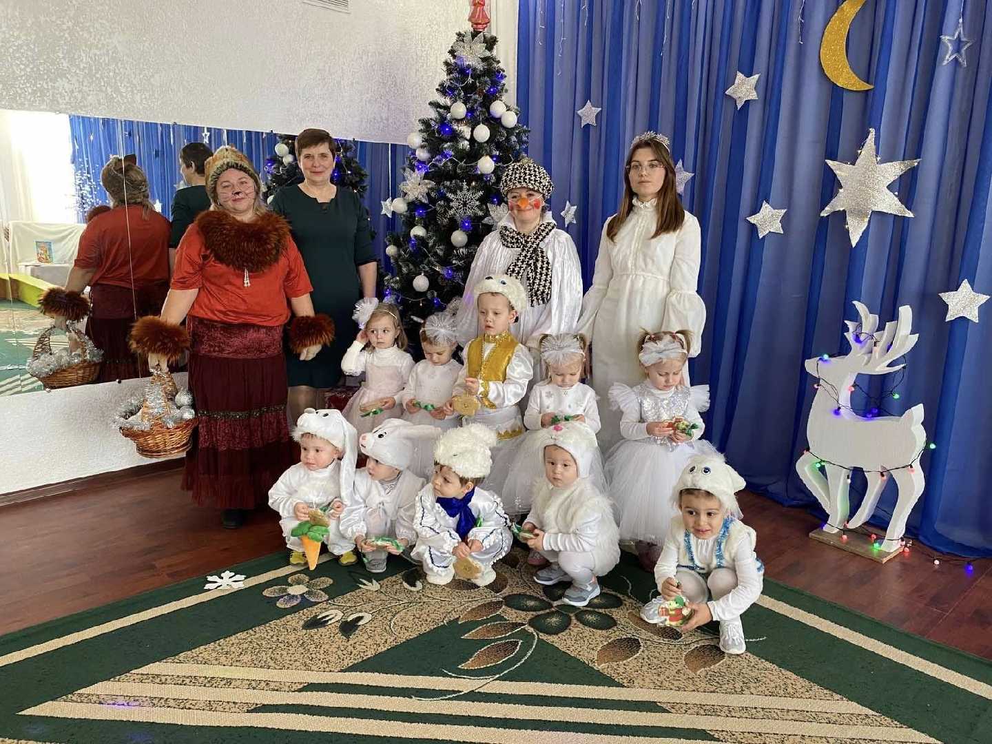 Новорічне свято у наших найменших діток. Група раннього віку № 1