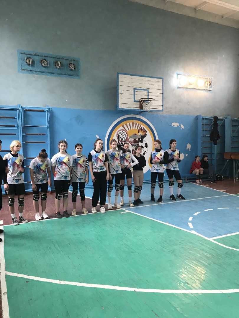 Пліч о пліч